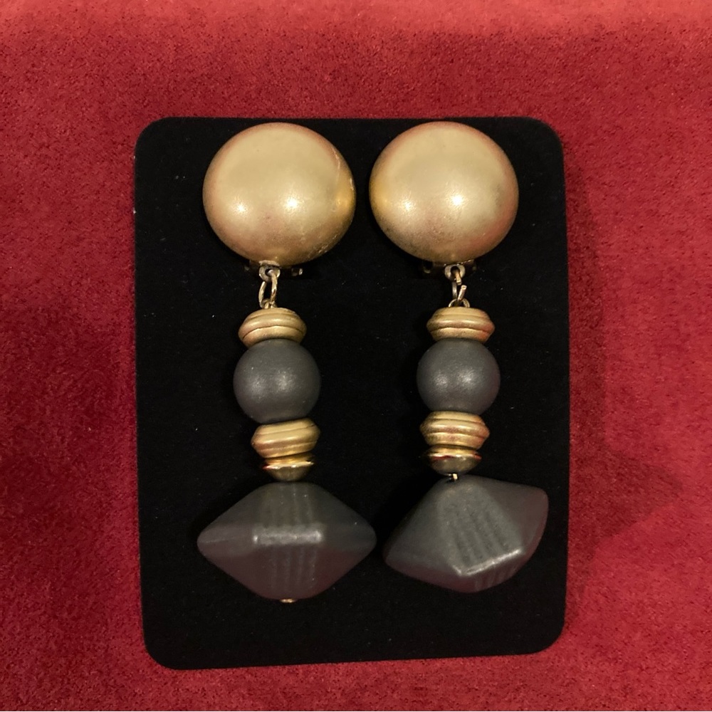 Vintage 1980’s Large Gold Tone Disk With Gray & Gold Bead Earrings